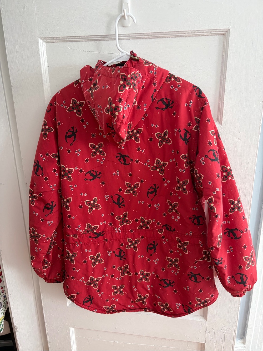 Vintage LL Bean Women’s Red Hooded Parka Jacket with Skier Print - Picture 7 of 8